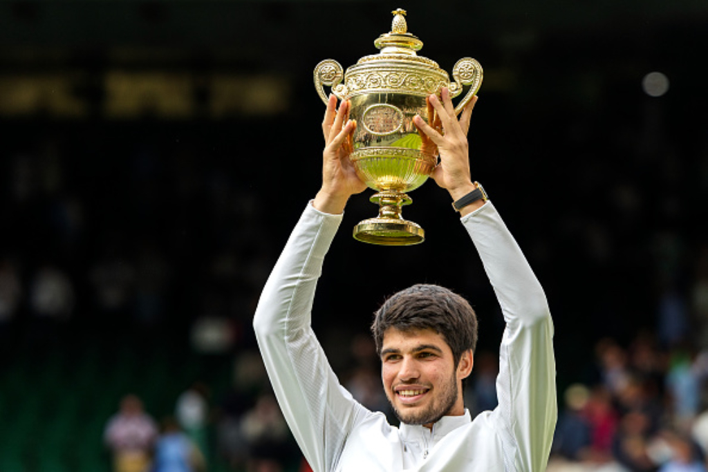 Carlos Alcaraz ends Novak Djokovic's long Wimbledon reign in 5-set